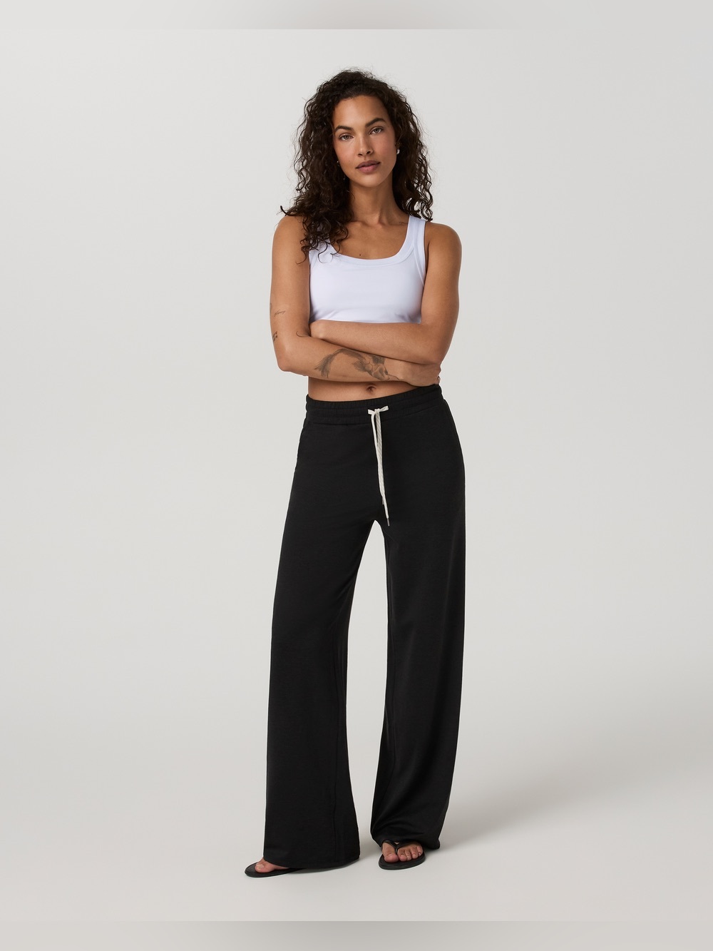 Vuori Women Halo Essential Wideleg Pant Black XL EUC Athleisure Minimalist Soft